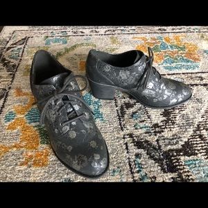 Rocket Dog gray floral booties, 8.5